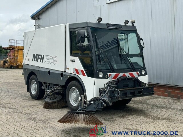 Σάρωθρο δρόμων Schmidt MFH 5500 3 Besen + Hochdruckreiniger mit Lanze: φωτογραφία 8
