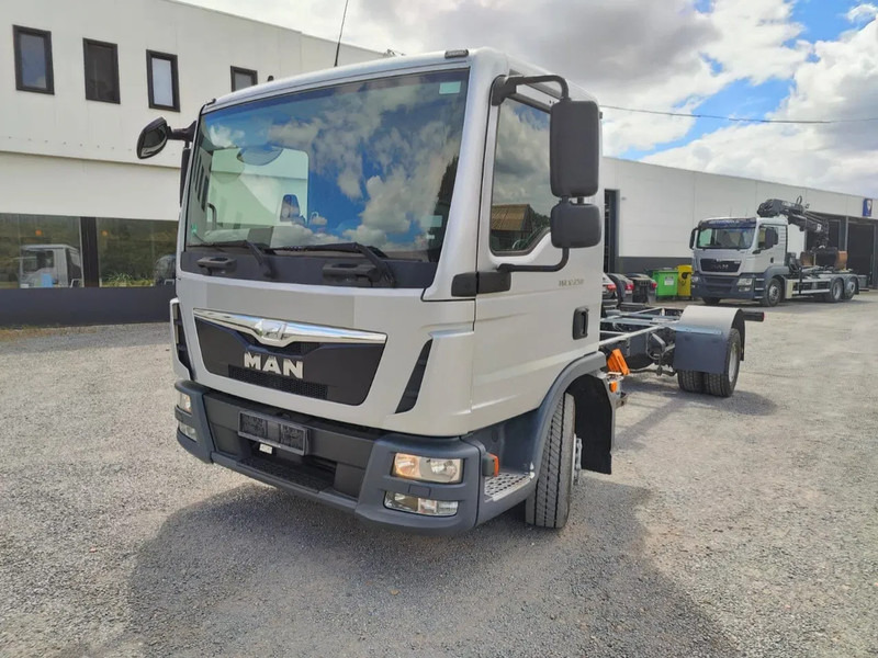MAN TGL 12.250 Chassis cabine Euro6 - Φορτηγό σασί: φωτογραφία 2 MAN TGL 12.250 Chassis cabine Euro6 - Φορτηγό σασί: φωτογραφία 2