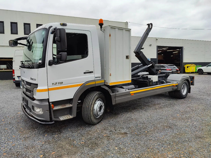 Mercedes-Benz Atego 1218 Containersystem / Hooklift Hyvalift - Φορτηγό φόρτωσης γάντζου: φωτογραφία 1 Mercedes-Benz Atego 1218 Containersystem / Hooklift Hyvalift - Φορτηγό φόρτωσης γάντζου: φωτογραφία 1