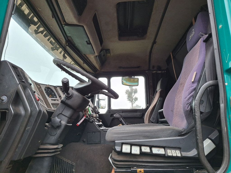 Interior photo 1: Τράκτορας MAN 26.463 6X4