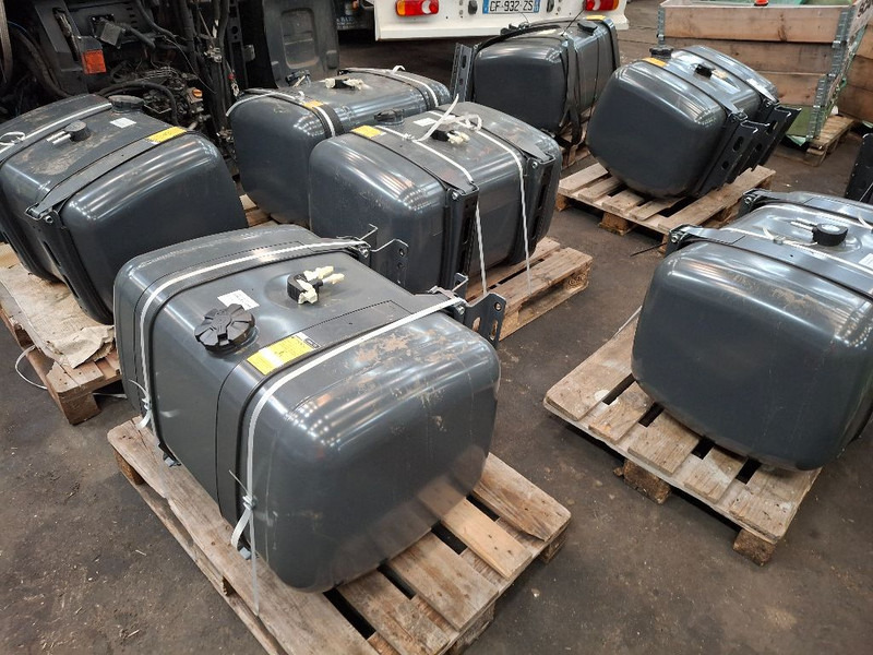 Mercedes-Benz 290L - Ρεζερβουάρ καυσίμου: φωτογραφία 2 Mercedes-Benz 290L - Ρεζερβουάρ καυσίμου: φωτογραφία 2