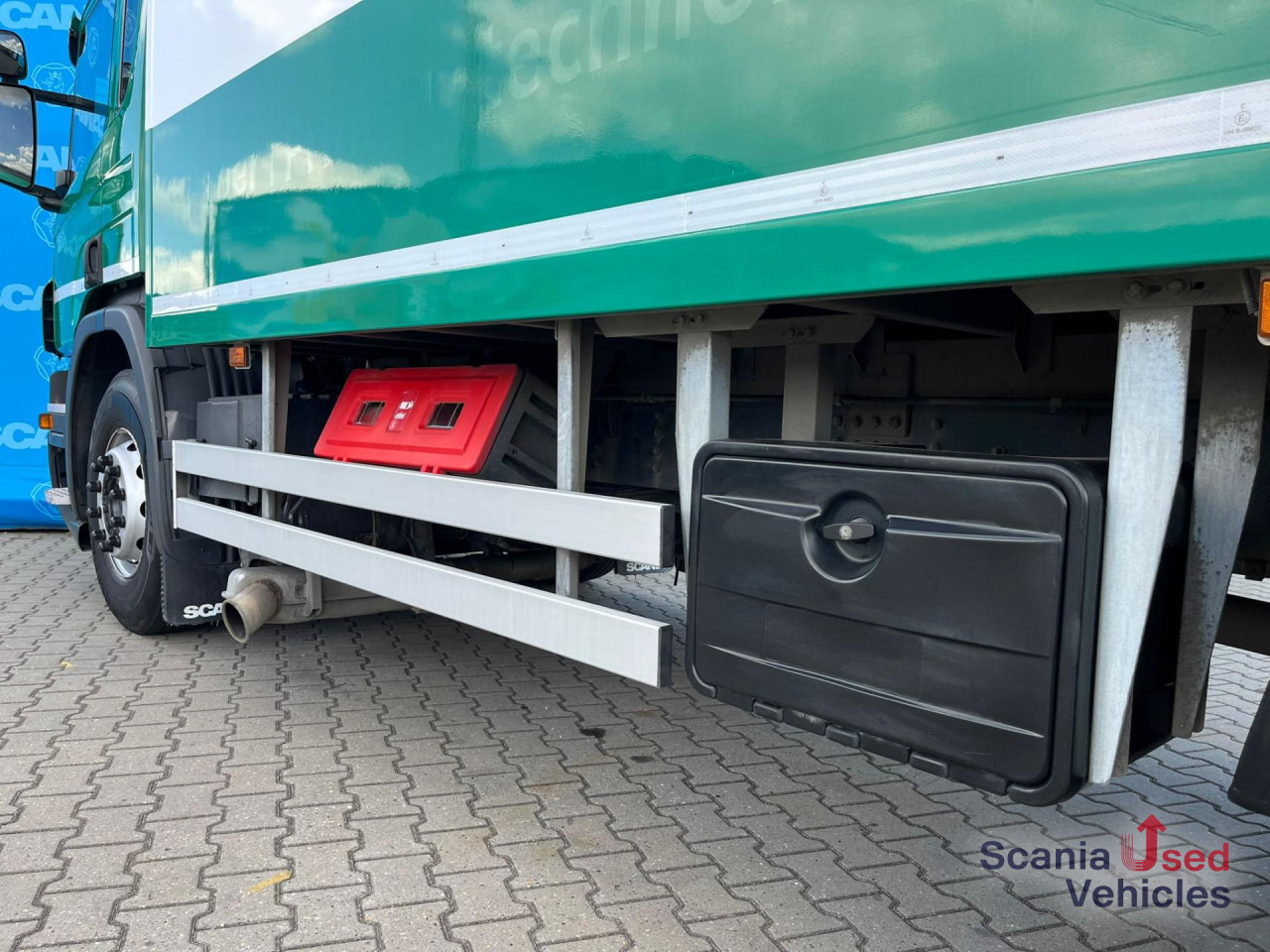 SCANIA P 320 DB6x2*4MNB RETARDER FULL AIR 8T TAIL LIFT 2T - Φορτηγό κόφα: φωτογραφία 4 SCANIA P 320 DB6x2*4MNB RETARDER FULL AIR 8T TAIL LIFT 2T - Φορτηγό κόφα: φωτογραφία 4