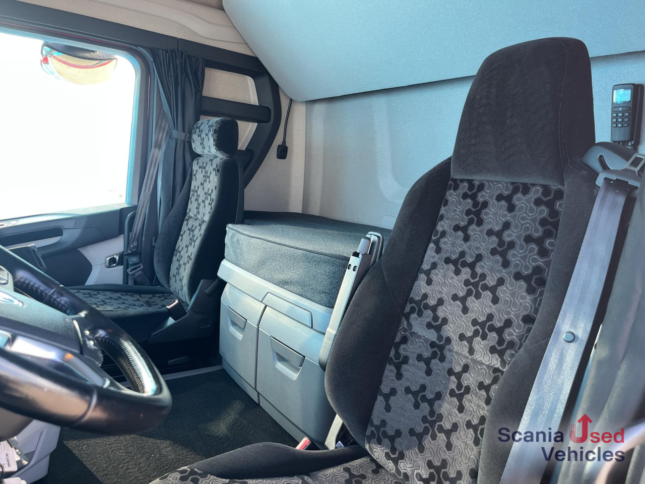 SCANIA R 410 A4x2NA RETARDER LED NAVI - Τράκτορας: φωτογραφία 3 SCANIA R 410 A4x2NA RETARDER LED NAVI - Τράκτορας: φωτογραφία 3