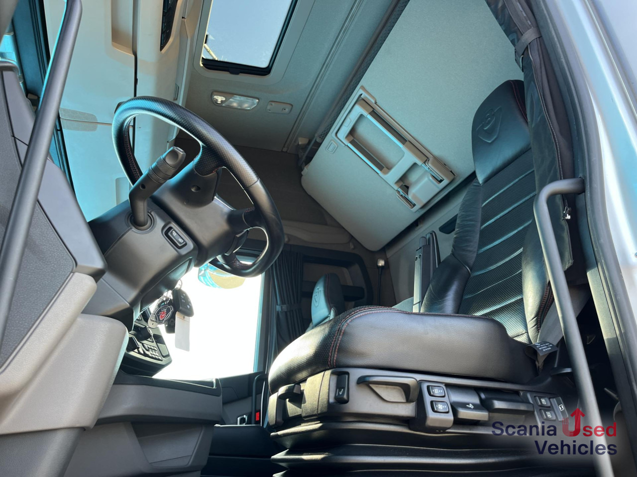 SCANIA R 730 A4x2NB V8 RETARDER FULL AIR 9T NAVI LED S2 - Τράκτορας: φωτογραφία 4 SCANIA R 730 A4x2NB V8 RETARDER FULL AIR 9T NAVI LED S2 - Τράκτορας: φωτογραφία 4