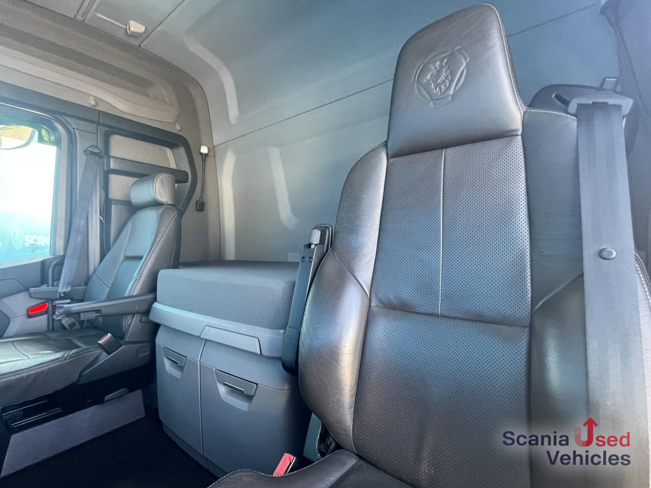 SCANIA S 410 A6x2/4LB RETARDER LED NAVI FULL AIR ACC - Τράκτορας: φωτογραφία 4 SCANIA S 410 A6x2/4LB RETARDER LED NAVI FULL AIR ACC - Τράκτορας: φωτογραφία 4
