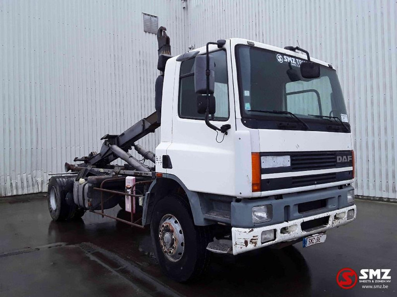 DAF CF 320 lames steel - Φορτηγό μεταφοράς εμπορευματοκιβωτίων/ Κινητό αμάξωμα: φωτογραφία 1 DAF CF 320 lames steel - Φορτηγό μεταφοράς εμπορευματοκιβωτίων/ Κινητό αμάξωμα: φωτογραφία 1