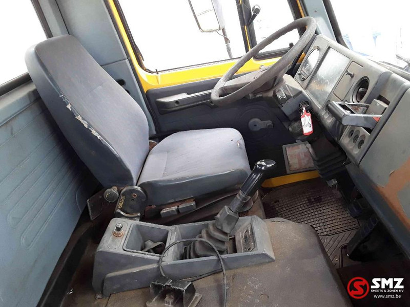 Interior photo 1: Φορτηγό σασί DAF Leyland 180