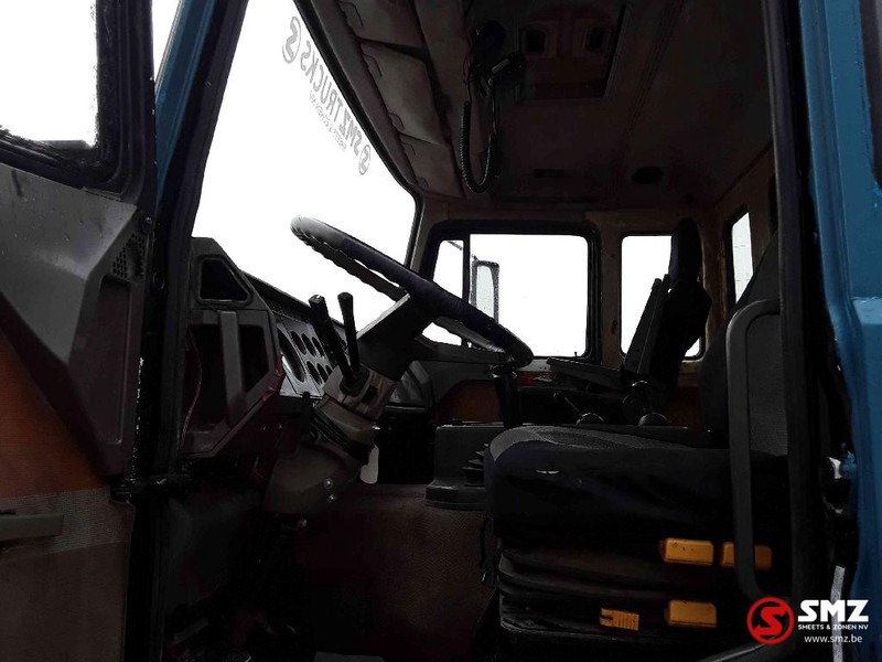 Interior photo 1: Φορτηγό ανατρεπόμενο, Φορτηγό με γερανό Iveco 190.26 190 E 26 watercooled
