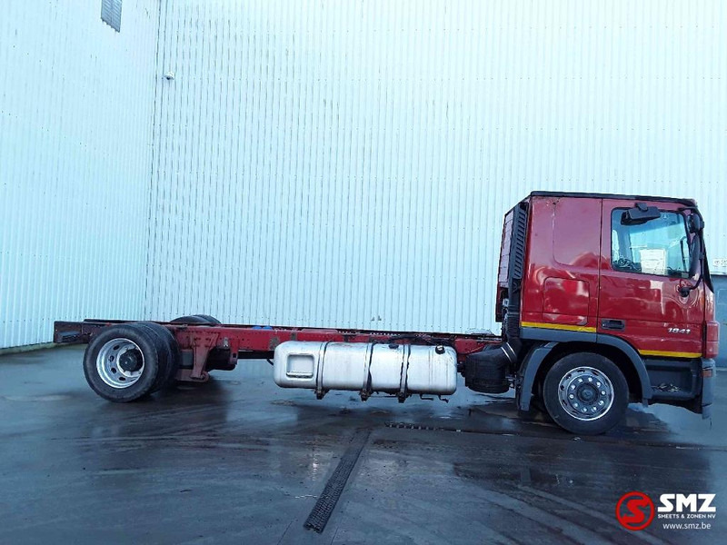 Mercedes-Benz Actros 1841 - Φορτηγό σασί: φωτογραφία 4 Mercedes-Benz Actros 1841 - Φορτηγό σασί: φωτογραφία 4