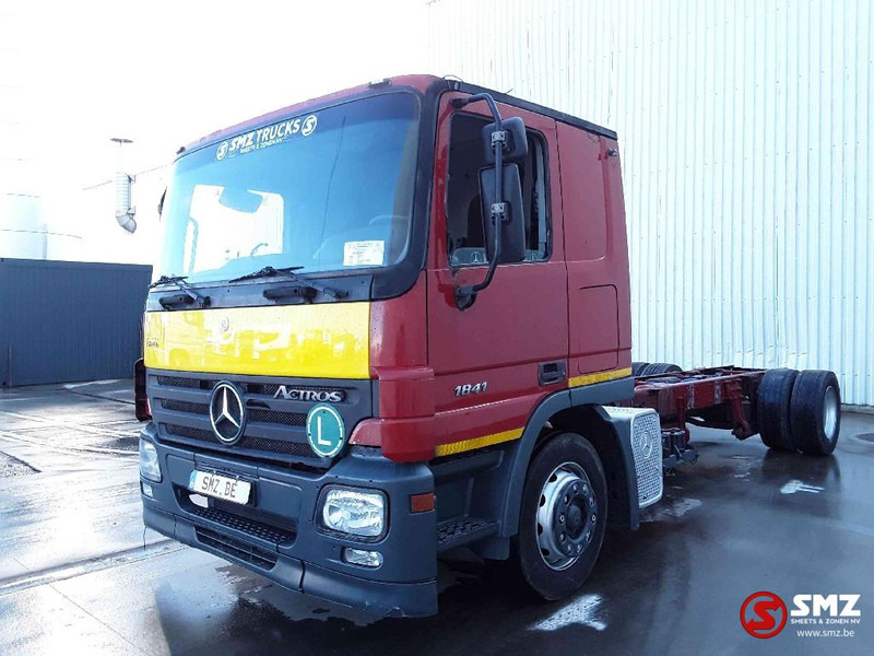 Mercedes-Benz Actros 1841 - Φορτηγό σασί: φωτογραφία 3 Mercedes-Benz Actros 1841 - Φορτηγό σασί: φωτογραφία 3