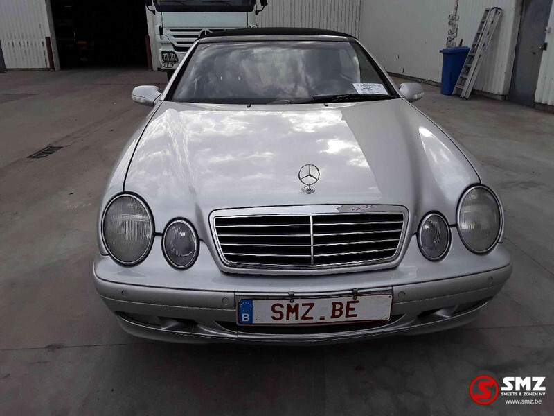 Mercedes-Benz CLK-Klasse 200 - Αυτοκίνητο: φωτογραφία 2 Mercedes-Benz CLK-Klasse 200 - Αυτοκίνητο: φωτογραφία 2