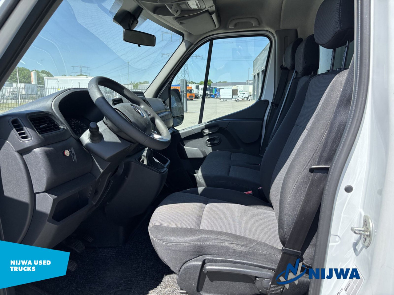 Renault Master T35 145 Laadklep + Airco - Φορτηγό σασί: φωτογραφία 5 Renault Master T35 145 Laadklep + Airco - Φορτηγό σασί: φωτογραφία 5