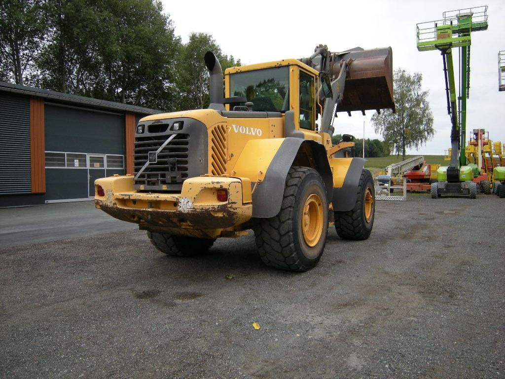 Volvo L 120 E - Ελαστιχοφόρος φορτωτής: φωτογραφία 2 Volvo L 120 E - Ελαστιχοφόρος φορτωτής: φωτογραφία 2