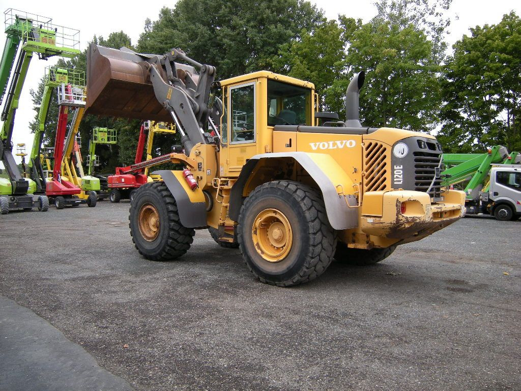 Volvo L 120 E - Ελαστιχοφόρος φορτωτής: φωτογραφία 3 Volvo L 120 E - Ελαστιχοφόρος φορτωτής: φωτογραφία 3