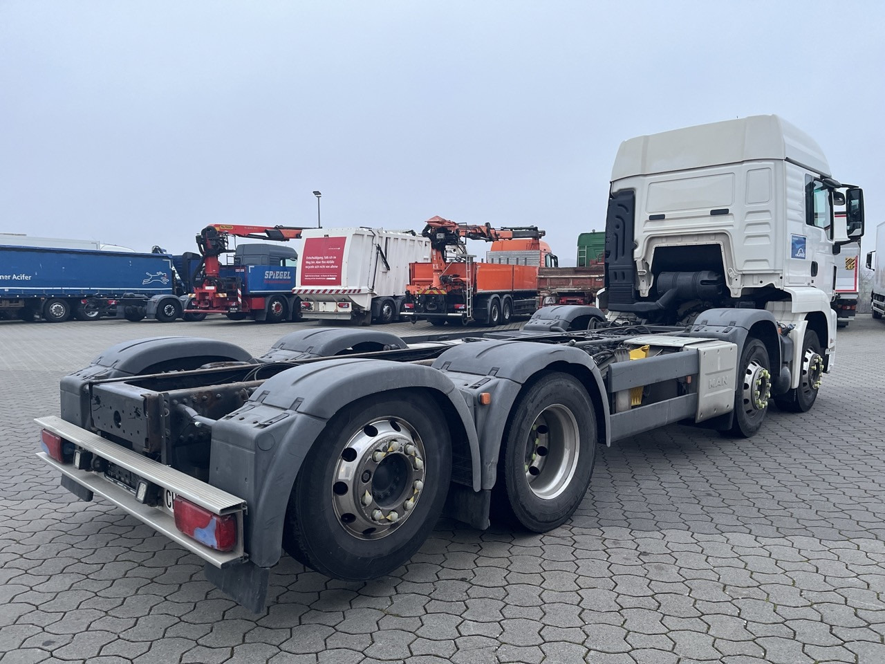 MAN TGS 35.440 8x2 Fahrgestell Intarder - Φορτηγό σασί: φωτογραφία 5 MAN TGS 35.440 8x2 Fahrgestell Intarder - Φορτηγό σασί: φωτογραφία 5