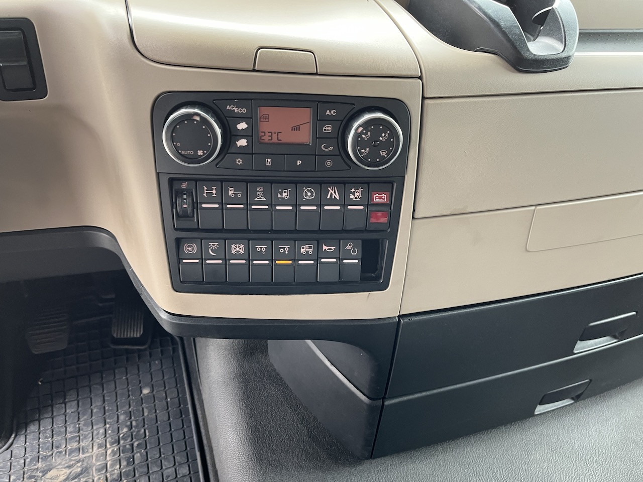 MAN TGX 26.500 6x2 Fahrgestell Lenk-Liftachse AHK - Φορτηγό σασί: φωτογραφία 2 MAN TGX 26.500 6x2 Fahrgestell Lenk-Liftachse AHK - Φορτηγό σασί: φωτογραφία 2