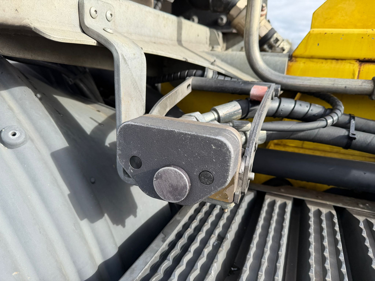 Scania P 410 8x4 Palfinger   Getriebeschaden - Φορτηγό φόρτωσης γάντζου: φωτογραφία 2 Scania P 410 8x4 Palfinger   Getriebeschaden - Φορτηγό φόρτωσης γάντζου: φωτογραφία 2