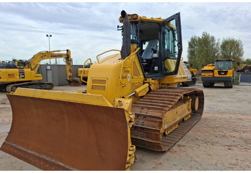 Komatsu D61PXI-24E0 - Μπουλντόζα: φωτογραφία 2 Komatsu D61PXI-24E0 - Μπουλντόζα: φωτογραφία 2