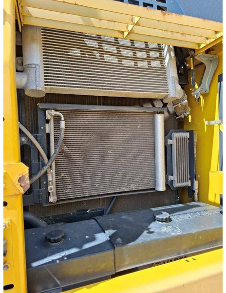 Ερπυστριοφόρος εκσκαφέας Komatsu PC240LC-10: φωτογραφία 15