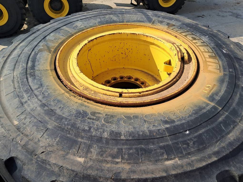 Komatsu WA380 4x RIM ASSY 423-30-62201 - Ελαστικά και ζάντες για Κατασκευή μηχανήματα: φωτογραφία 1 Komatsu WA380 4x RIM ASSY 423-30-62201 - Ελαστικά και ζάντες για Κατασκευή μηχανήματα: φωτογραφία 1