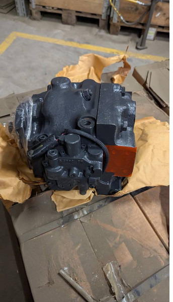 Komatsu WA380-6 or WA430-6 hydraulic pump 708-1W-41570 - Υδραυλικό για Κατασκευή μηχανήματα: φωτογραφία 1 Komatsu WA380-6 or WA430-6 hydraulic pump 708-1W-41570 - Υδραυλικό για Κατασκευή μηχανήματα: φωτογραφία 1