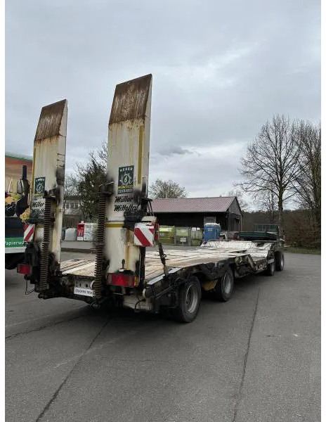 Müller-Mitteltal T4 4-Achs Tieflader Radmulden luftgefedert T4 4-Achs Tieflader Radmulden luftgefedert - Ρυμούλκα με χαμηλό δάπεδο: φωτογραφία 4 Müller-Mitteltal T4 4-Achs Tieflader Radmulden luftgefedert T4 4-Achs Tieflader Radmulden luftgefedert - Ρυμούλκα με χαμηλό δάπεδο: φωτογραφία 4