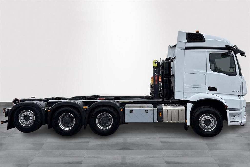 Mercedes-Benz AROCS 3253 8x4 Koukkuauto - Φορτηγό φόρτωσης γάντζου: φωτογραφία 4 Mercedes-Benz AROCS 3253 8x4 Koukkuauto - Φορτηγό φόρτωσης γάντζου: φωτογραφία 4