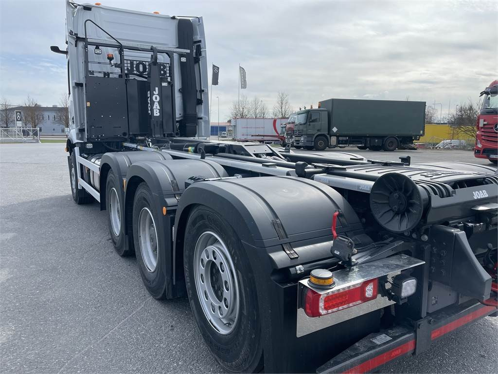 Mercedes-Benz Arocs 5 - Φορτηγό φόρτωσης γάντζου: φωτογραφία 5 Mercedes-Benz Arocs 5 - Φορτηγό φόρτωσης γάντζου: φωτογραφία 5