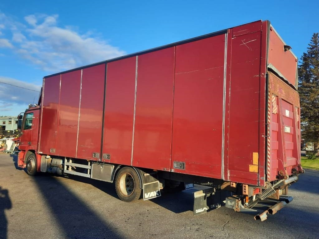Mercedes-Benz Actros 1832 - Φορτηγό κόφα: φωτογραφία 4 Mercedes-Benz Actros 1832 - Φορτηγό κόφα: φωτογραφία 4