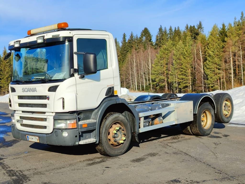 Scania P 320 - Φορτηγό σασί: φωτογραφία 1 Scania P 320 - Φορτηγό σασί: φωτογραφία 1
