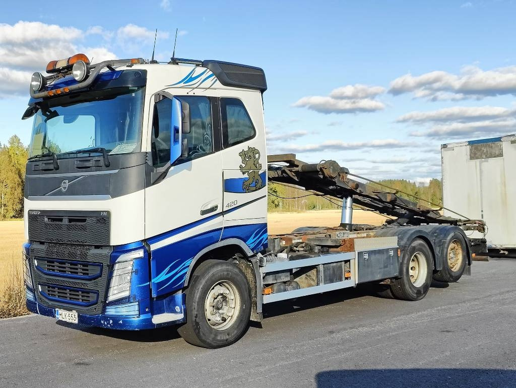 Volvo FH 13 420 - Φορτηγό καδοφόρος φορτωτής: φωτογραφία 1 Volvo FH 13 420 - Φορτηγό καδοφόρος φορτωτής: φωτογραφία 1