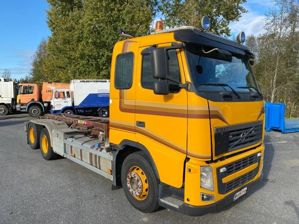 Volvo FH 13 420 - Φορτηγό καδοφόρος φορτωτής: φωτογραφία 2 Volvo FH 13 420 - Φορτηγό καδοφόρος φορτωτής: φωτογραφία 2