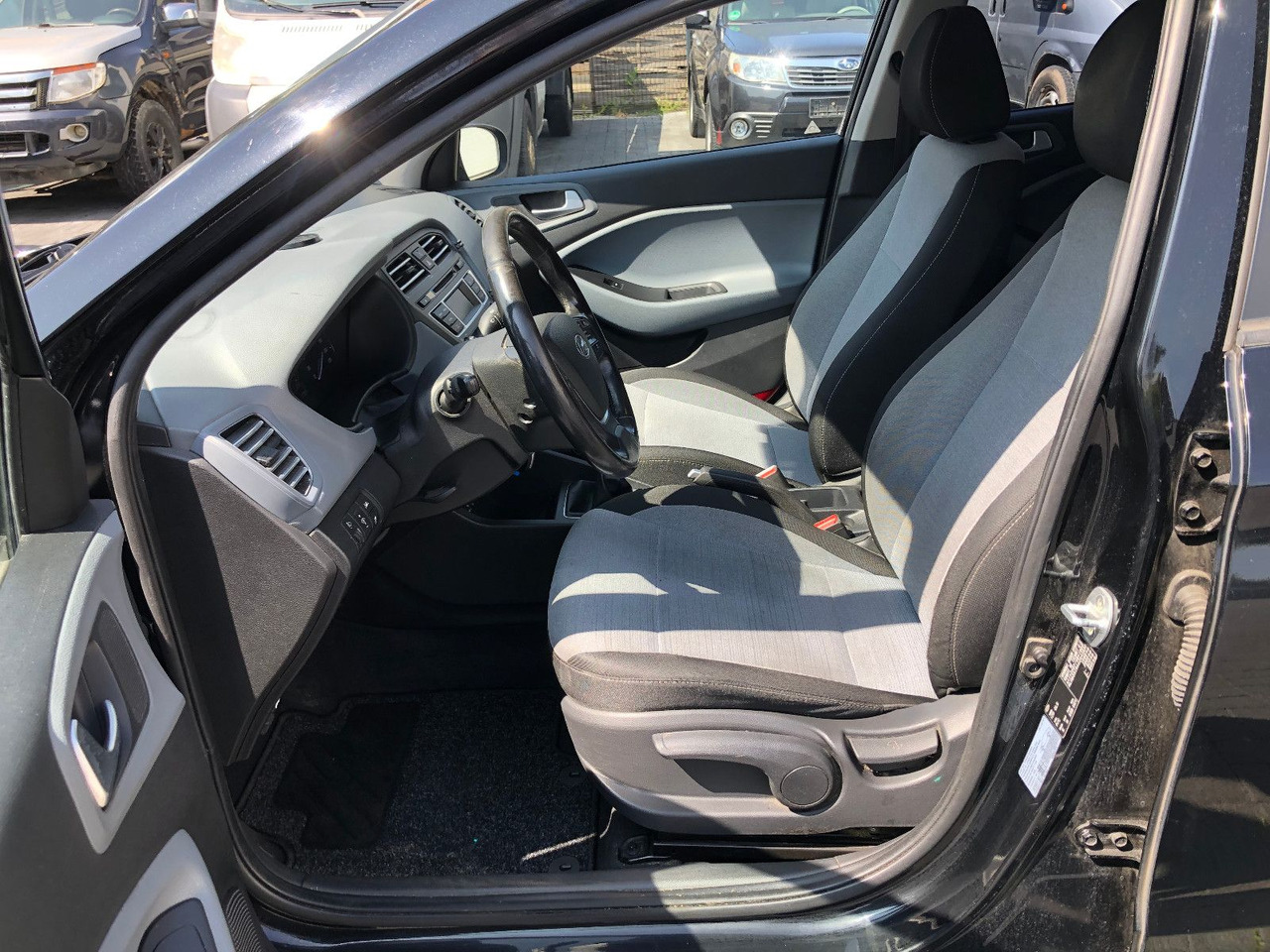 Λιμουζίνα/ Sedan Hyundai i20 1.4 CRDi Trend, Euro 6: φωτογραφία 9