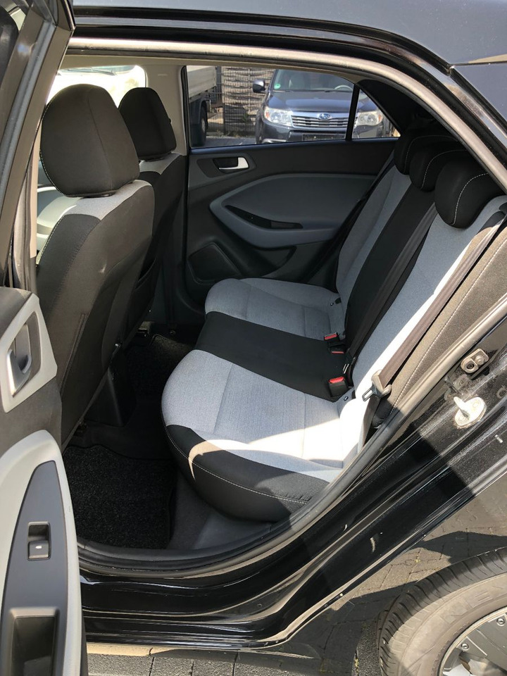Λιμουζίνα/ Sedan Hyundai i20 1.4 CRDi Trend, Euro 6: φωτογραφία 12