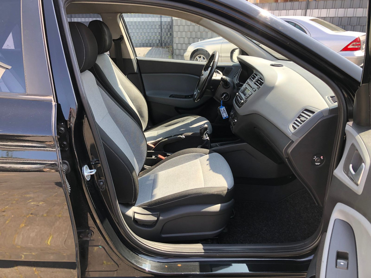 Λιμουζίνα/ Sedan Hyundai i20 1.4 CRDi Trend, Euro 6: φωτογραφία 16