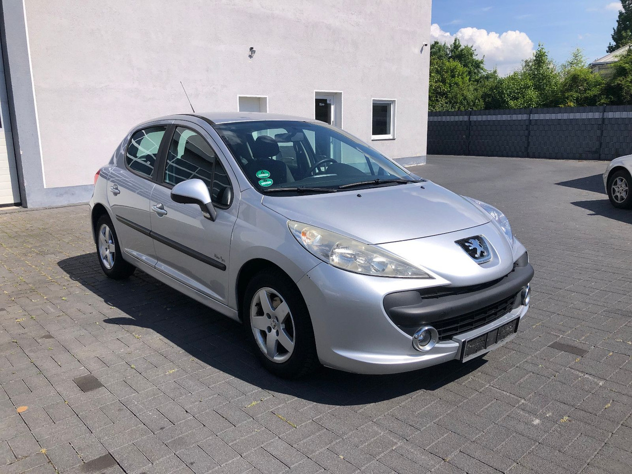 Peugeot 207 Urban Move 1.4i - Λιμουζίνα/ Sedan: φωτογραφία 1 Peugeot 207 Urban Move 1.4i - Λιμουζίνα/ Sedan: φωτογραφία 1