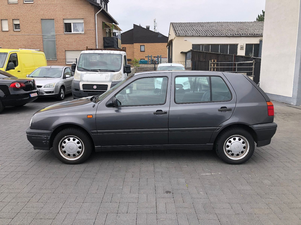 Λιμουζίνα/ Sedan Volkswagen Golf 1.8 GL Klima: φωτογραφία 8 Λιμουζίνα/ Sedan Volkswagen Golf 1.8 GL Klima: φωτογραφία 8