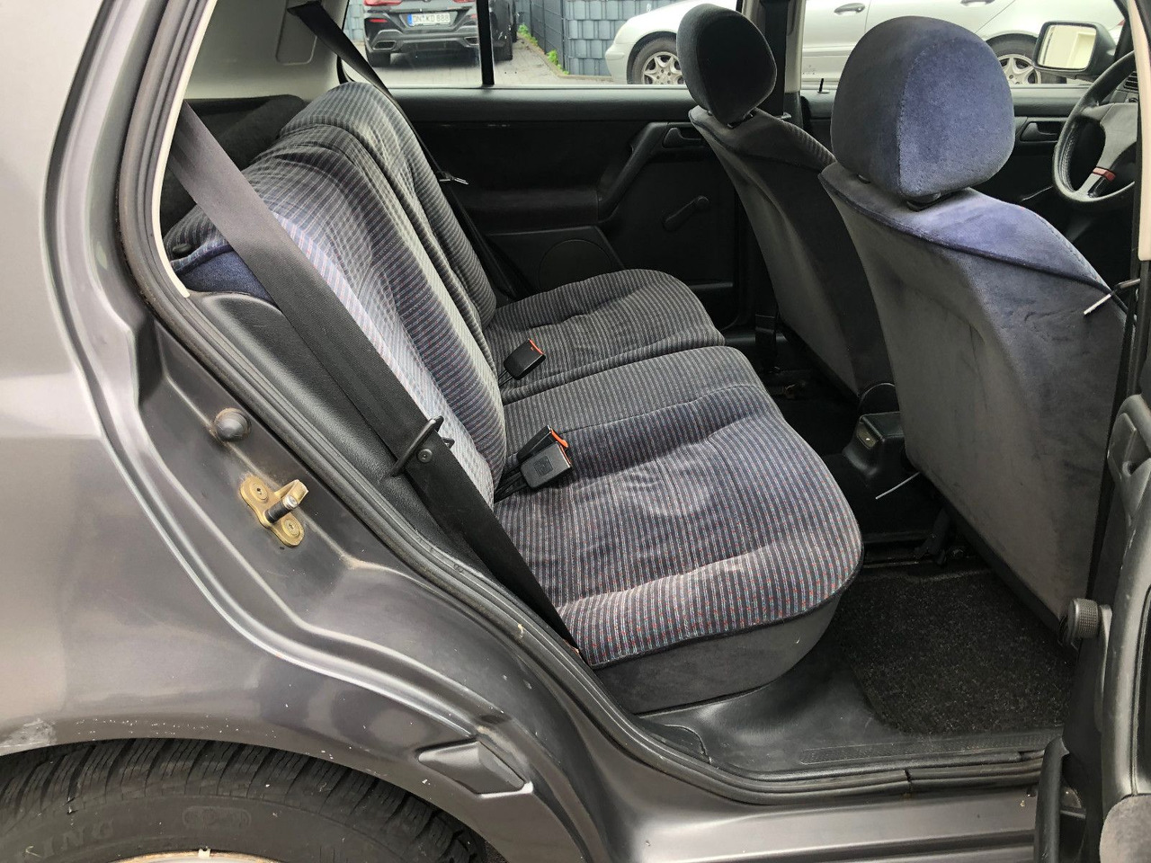 Λιμουζίνα/ Sedan Volkswagen Golf 1.8 GL Klima: φωτογραφία 15 Λιμουζίνα/ Sedan Volkswagen Golf 1.8 GL Klima: φωτογραφία 15