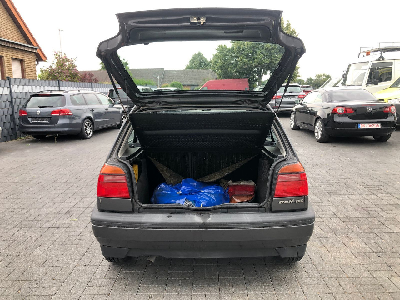 Λιμουζίνα/ Sedan Volkswagen Golf 1.8 GL Klima: φωτογραφία 18 Λιμουζίνα/ Sedan Volkswagen Golf 1.8 GL Klima: φωτογραφία 18