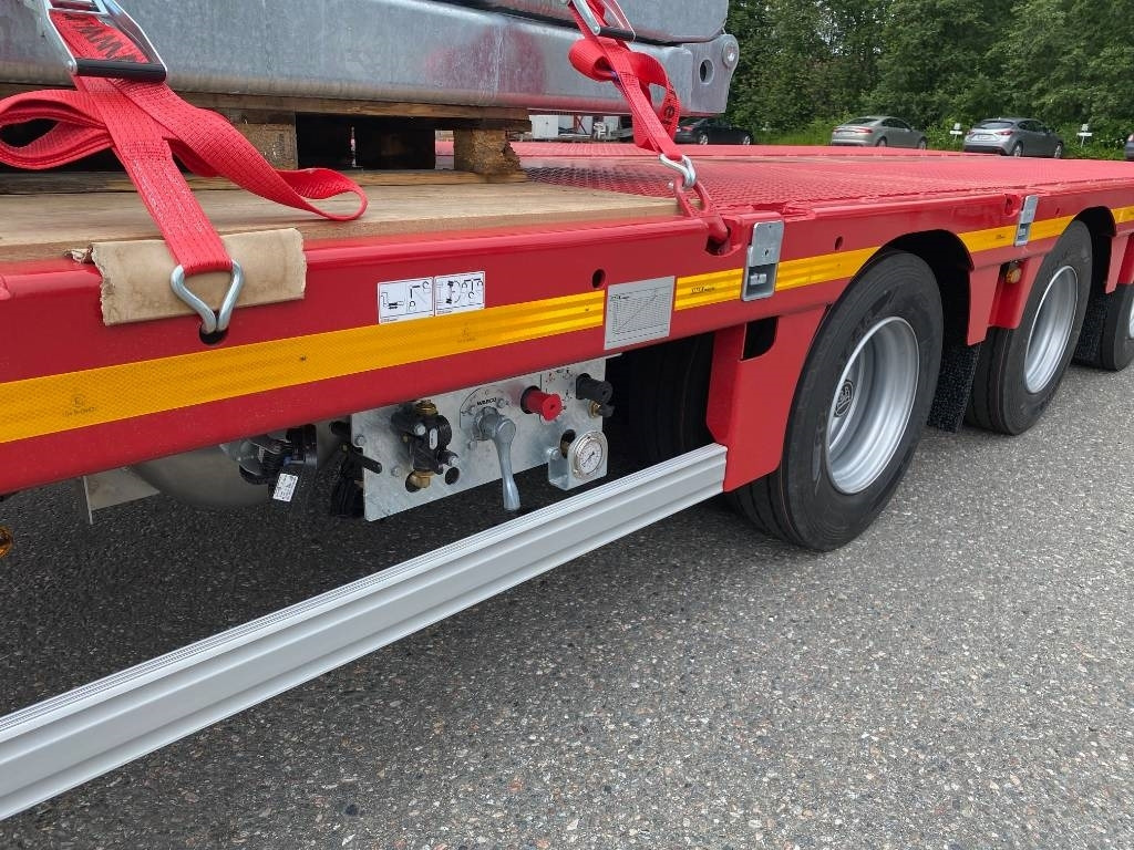 Faymonville Max Trailer, Max100 4AU - Επικαθήμενο με χαμηλό δάπεδο: φωτογραφία 3 Faymonville Max Trailer, Max100 4AU - Επικαθήμενο με χαμηλό δάπεδο: φωτογραφία 3