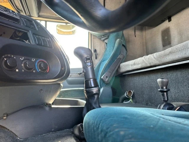 Τράκτορας DAF 95.380 XF SPACECAB (EURO 2 / ZF16 MANUAL GEARBOX / D.E.B. ENGINE BRAKE / AIRCONDITIONING): φωτογραφία 7