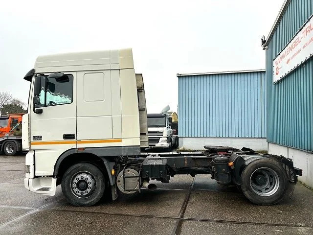 DAF 95.430 XF SPACECAB (EURO 3 / ZF16 MANUAL GEARBOX / ZF-INTARDER / AIRCONDITIONING / 870 LITER DIESELTANK) - Τράκτορας: φωτογραφία 5 DAF 95.430 XF SPACECAB (EURO 3 / ZF16 MANUAL GEARBOX / ZF-INTARDER / AIRCONDITIONING / 870 LITER DIESELTANK) - Τράκτορας: φωτογραφία 5