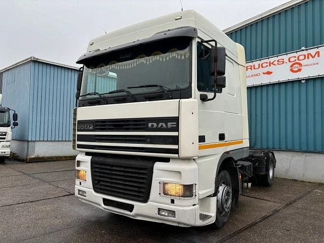 DAF 95.430 XF SPACECAB (EURO 3 / ZF16 MANUAL GEARBOX / ZF-INTARDER / AIRCONDITIONING / 870 LITER DIESELTANK) - Τράκτορας: φωτογραφία 1 DAF 95.430 XF SPACECAB (EURO 3 / ZF16 MANUAL GEARBOX / ZF-INTARDER / AIRCONDITIONING / 870 LITER DIESELTANK) - Τράκτορας: φωτογραφία 1
