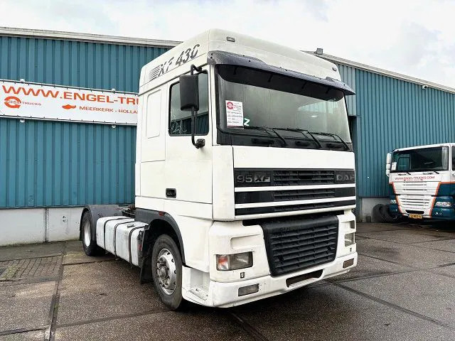 DAF 95.430 XF SPACECAB (EURO 3 / ZF16 MANUAL GEARBOX / ZF-INTARDER / AIRCONDITIONING) - Τράκτορας: φωτογραφία 2 DAF 95.430 XF SPACECAB (EURO 3 / ZF16 MANUAL GEARBOX / ZF-INTARDER / AIRCONDITIONING) - Τράκτορας: φωτογραφία 2