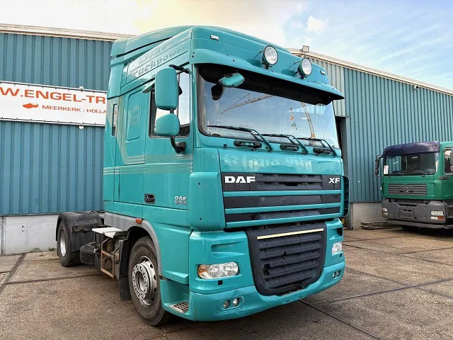 DAF XF 105.460 SPACECAB (EURO 5 / ZF16 MANUAL GEARBOX / P.T.O. / AIRCONDITIONING / FRIDGE UNDER BED / ETC.) - Τράκτορας: φωτογραφία 2 DAF XF 105.460 SPACECAB (EURO 5 / ZF16 MANUAL GEARBOX / P.T.O. / AIRCONDITIONING / FRIDGE UNDER BED / ETC.) - Τράκτορας: φωτογραφία 2
