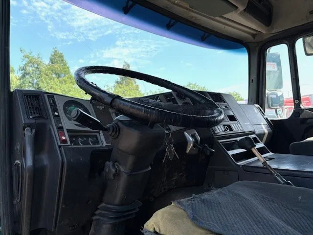 Φορτηγό ανατρεπόμενο MAN 26.463 DF 6x4 MEILLER KIPPER (ZF16 MANUAL GEARBOX / ZF-INTARDER / FULL STEEL SUSPENSION / REDUCTION AXLES): φωτογραφία 9 Φορτηγό ανατρεπόμενο MAN 26.463 DF 6x4 MEILLER KIPPER (ZF16 MANUAL GEARBOX / ZF-INTARDER / FULL STEEL SUSPENSION / REDUCTION AXLES): φωτογραφία 9