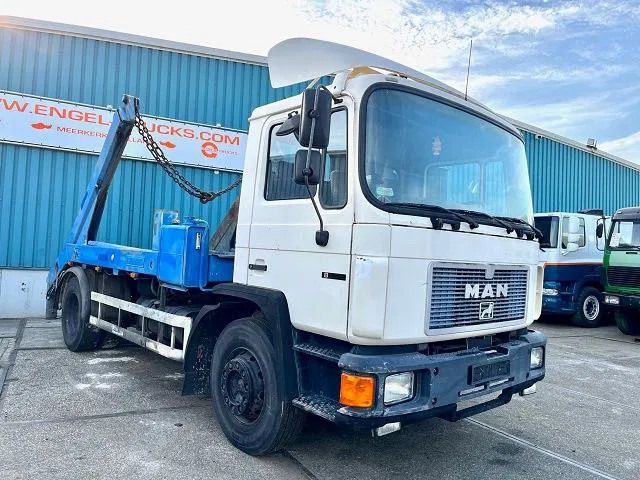 MAN F 18.232 (6 CILINDER) M90 WITH TELESCOPIC CONTAINER SYSTEM (8 GEARS MANUAL GEARBOX / EURO 1 (MECHANICAL PUMP AND INJECTORS)) - Φορτηγό καδοφόρος φορτωτής: φωτογραφία 2 MAN F 18.232 (6 CILINDER) M90 WITH TELESCOPIC CONTAINER SYSTEM (8 GEARS MANUAL GEARBOX / EURO 1 (MECHANICAL PUMP AND INJECTORS)) - Φορτηγό καδοφόρος φορτωτής: φωτογραφία 2