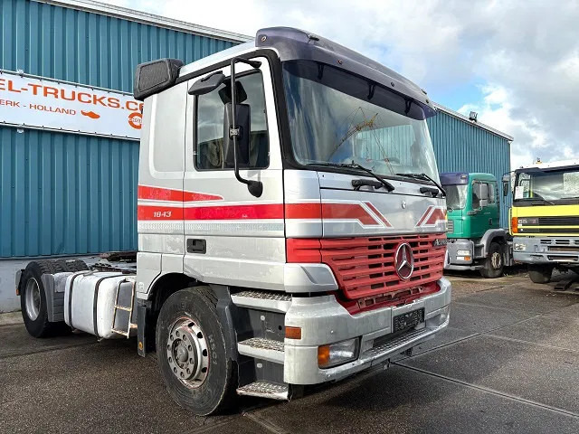 Mercedes-Benz Actros 1843 LS SLEEPERCAB (MP1) (ZF16 MANUAL GEARBOX / REDUCTION AXLES / AIRCONDITIONING / ETC.) - Τράκτορας: φωτογραφία 2 Mercedes-Benz Actros 1843 LS SLEEPERCAB (MP1) (ZF16 MANUAL GEARBOX / REDUCTION AXLES / AIRCONDITIONING / ETC.) - Τράκτορας: φωτογραφία 2