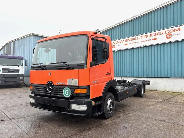 Mercedes-Benz Atego 823L DAY CAB (6-CILINDER) 4x2 CHASSIS (MANUAL GEARBOX / SPER DIFFERENTIAL / 6-CILINDER ENGINE) - Φορτηγό σασί: φωτογραφία 1 Mercedes-Benz Atego 823L DAY CAB (6-CILINDER) 4x2 CHASSIS (MANUAL GEARBOX / SPER DIFFERENTIAL / 6-CILINDER ENGINE) - Φορτηγό σασί: φωτογραφία 1