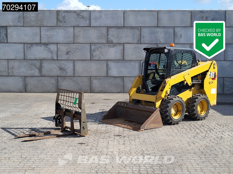 Caterpillar 226 D3 BUCKET + FORKS - Φορτωτής πλάγιας ολίσθησης: φωτογραφία 1 Caterpillar 226 D3 BUCKET + FORKS - Φορτωτής πλάγιας ολίσθησης: φωτογραφία 1